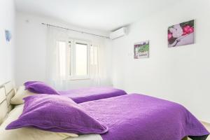 Apartments with WiFi Split - 21804