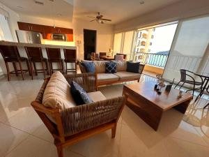 GAVIAS GRAND MAZATLAN APT. 1415