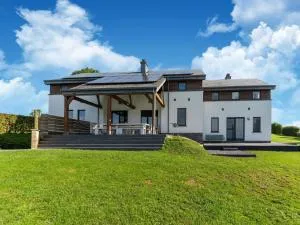 Spacious holiday home in Houffalize with sauna - Dinez