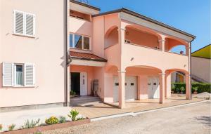 Amazing Apartment In Rovinj With Kitchen