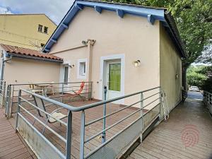 Charmant F2 climatisé avec terrasse, proche Thermes, parking privé, animaux acceptés - FR-1-451-163
