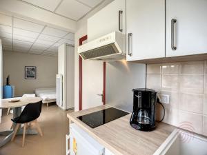 Charmant Studio en Centre-Ville, Proche Thermes avec Balcons et Wifi – Animaux Acceptés - FR-1-451-177