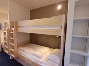 Studio rénové 6 pers, pied des pistes, terrasses, kitchenette équipée - FR-1-400-121