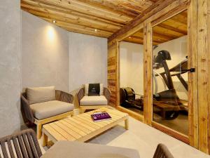 Chalet dexception 10 pers, SPA, piscine, WiFi, Courchevel 1550 - FR-1-575-193
