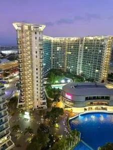 Azure Urban Resort Maui tower - Cavinti