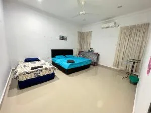 EMPIRE HOMESTAY PAKA ROOM 2 - Kertih