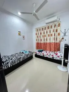 EMPIRE HOMESTAY PAKA ROOM 3 - Kertih