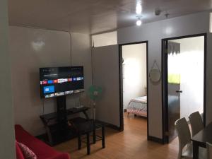 Cebu City 2 Bedroom Condo Unit-WIFI-AC-Hot Shower (U404)
