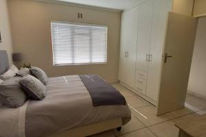 Complete self-catering apartment close to the beach