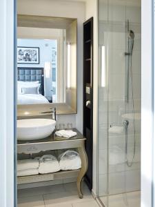 Superior Queen Room room in Steigenberger Hotel Herrenhof