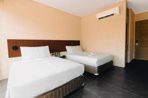 The Funny Lion - Puerto Princesa