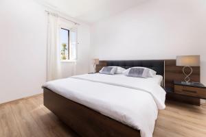 Ruza Apartment by EL-PI TOURS