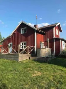 Warm beheiztes gemütliches Haus in der Natur - Rottneros