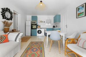 Rez de villa avec jardin vue mer