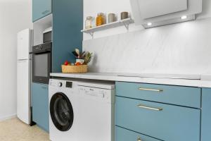 Rez de villa avec jardin vue mer