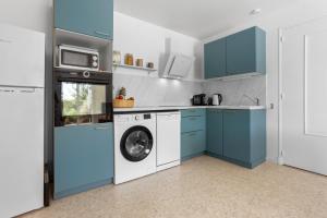 Rez de villa avec jardin vue mer