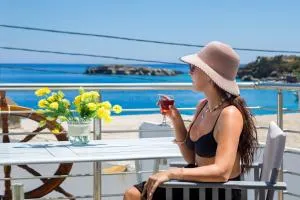 Plori - Molos Apartments - Айя-Румели