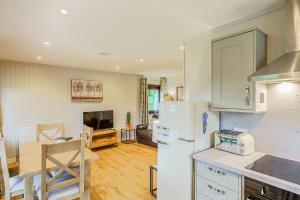 Birch Lodge 13 with Hot Tub