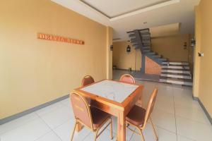 Delvia Bromo Homestay Mitra RedDoorz