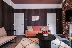 Newly Renovated 5 Bedroom home-Manchester - 索尔福德