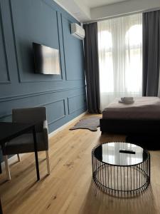 ROOM 44