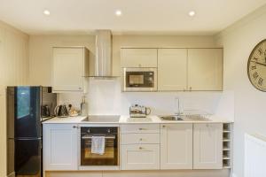 Conifer Lodge 25 with Hot Tub