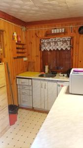 Old cottage, steep hill, read info and rating