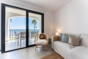 Dona Lola Renata front line beach duplex apartment with stunning sea views Close to Marbella - Mijas Costa