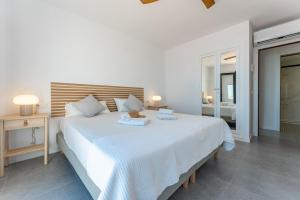 Dona Lola Renata front line beach duplex apartment with stunning sea views Close to Marbella - Mijas Costa