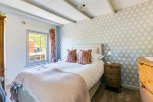 Luxury Fisherman’s Cottage Historic Port Isaac