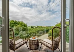 The Outlook - 韦德布里奇