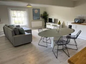 Townhouse Apartment - Gobowen