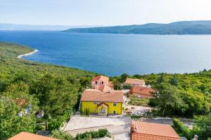 Seaview House Helena Apartments - Happy Rentals 