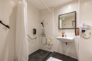Hotels Hotel-Restaurant Le Victoria : Chambre Familiale