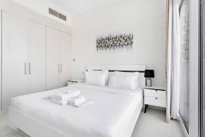 StoneTree - Spacious Modern 2BR Apartment