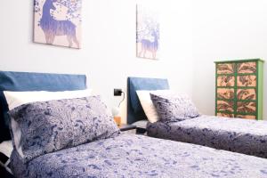 Toffee House by HAPPYHOSTORINO