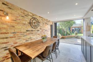 Family 4-Bed House & Secluded Garden - Wimbledon