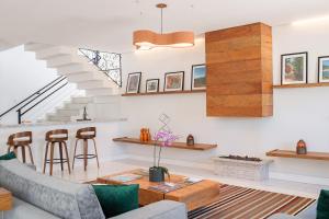 Altitude Lodge Hotel