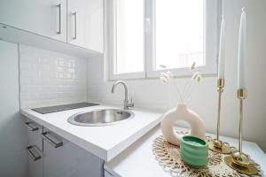 Green studio cosy and confortable - III