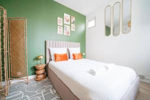 Green studio cosy and confortable - III