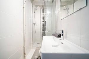 Green studio cosy and confortable - III