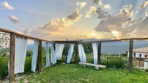 ENTRESIERRAS Apartamentos rurales con chimenea, barbacoa y espacio para eventos