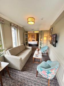 Waterloo Town House & Suites