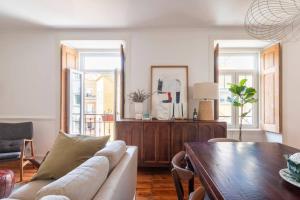 Casa das Flores 4BR + Office Space and AC