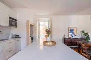 Casa das Flores 4BR + Office Space and AC