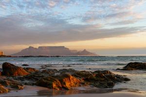 Complete self-catering apartment close to the beach