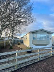 Red Deer Village Holiday Park - 3 Bedroom, Self-Catering Holiday Home
