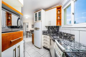 Apto cchurrasq a 10min da praia de Jurerê RFL203