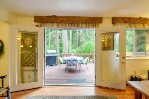 Anderson Island Home with Hot Tub, Near Beaches - Longbranch