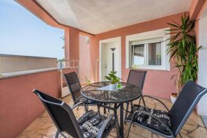Apartments Lucija 